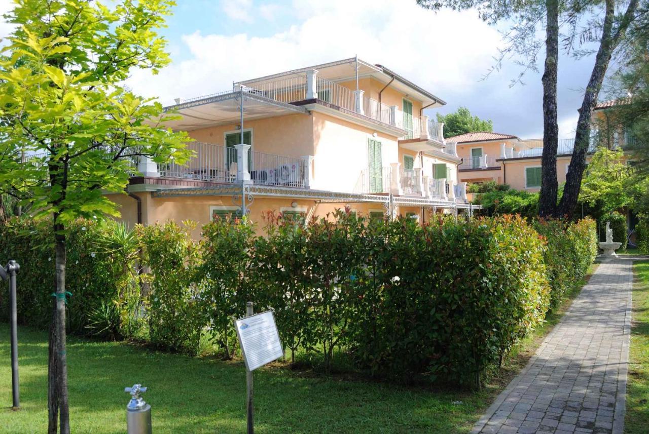 Apartment In Marina Di Massa - Toskana 24103 외부 사진