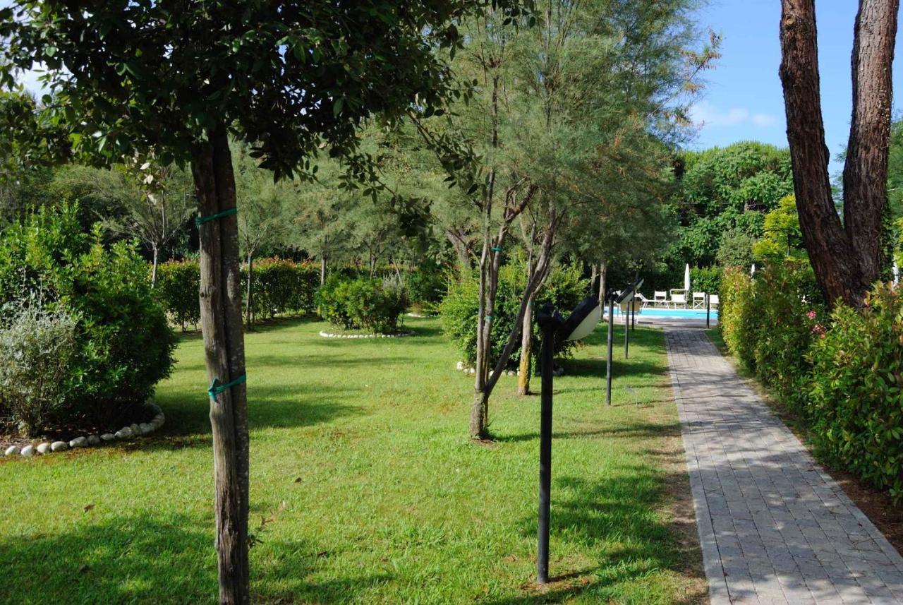 Apartment In Marina Di Massa - Toskana 24103 외부 사진