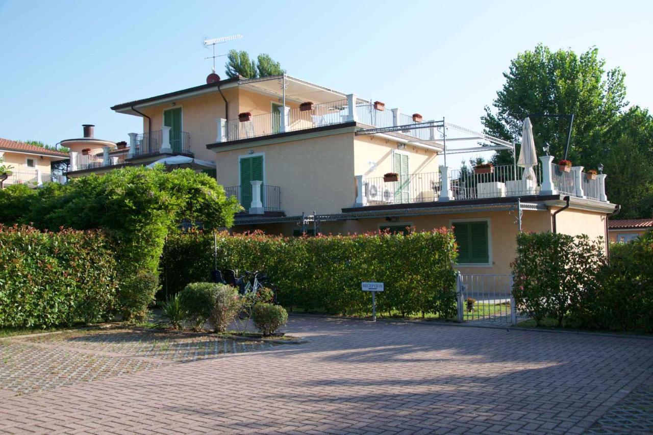 Apartment In Marina Di Massa - Toskana 24103 외부 사진